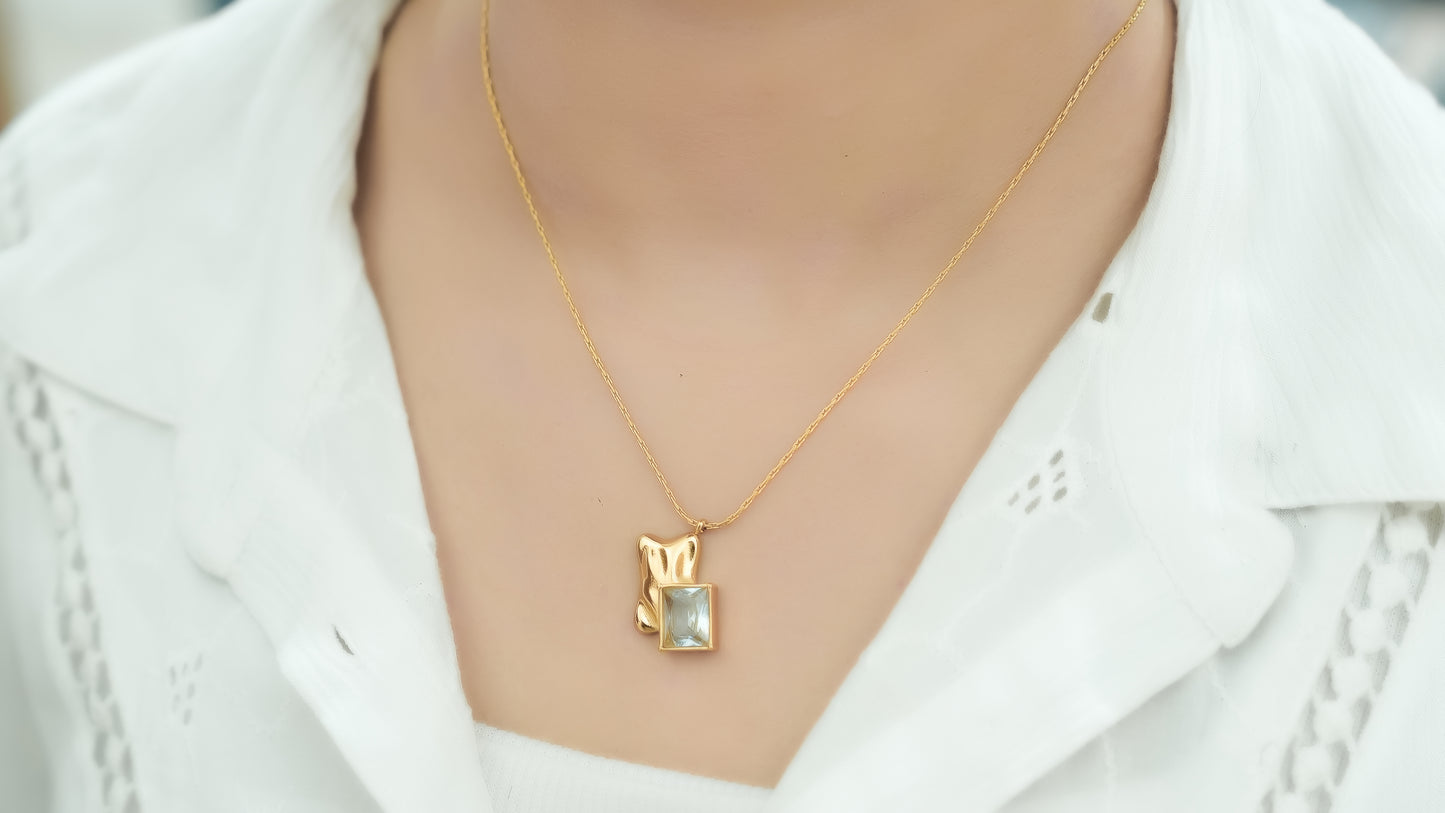 Bloom Pendant With Chain