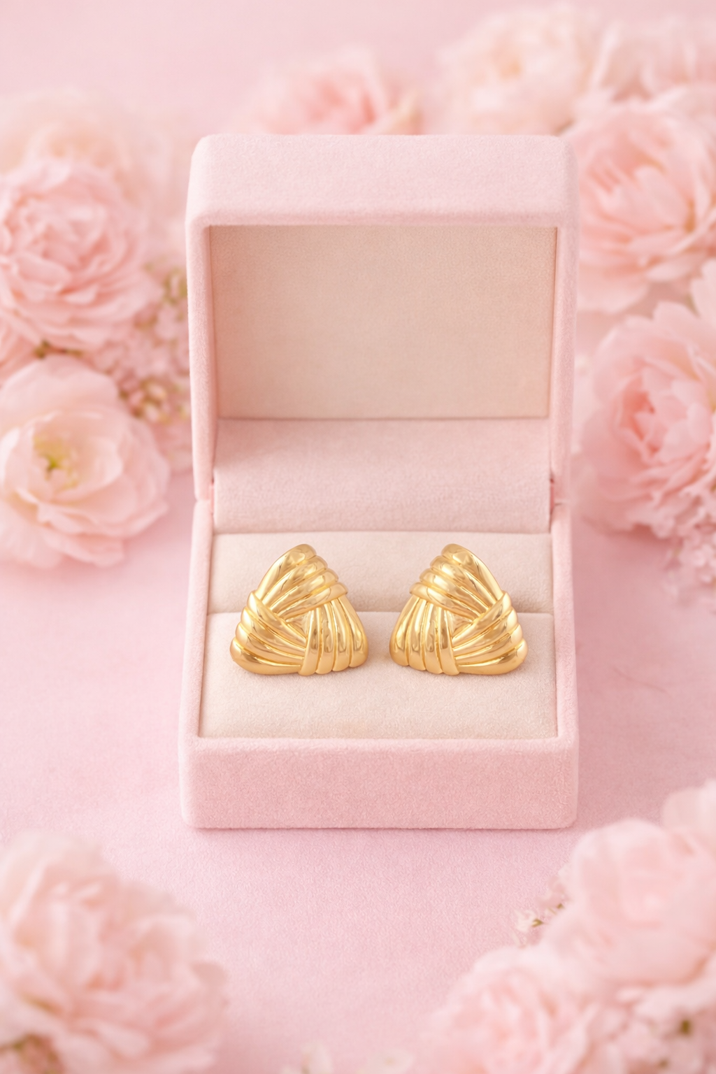 Golden Ripple Shell Studs