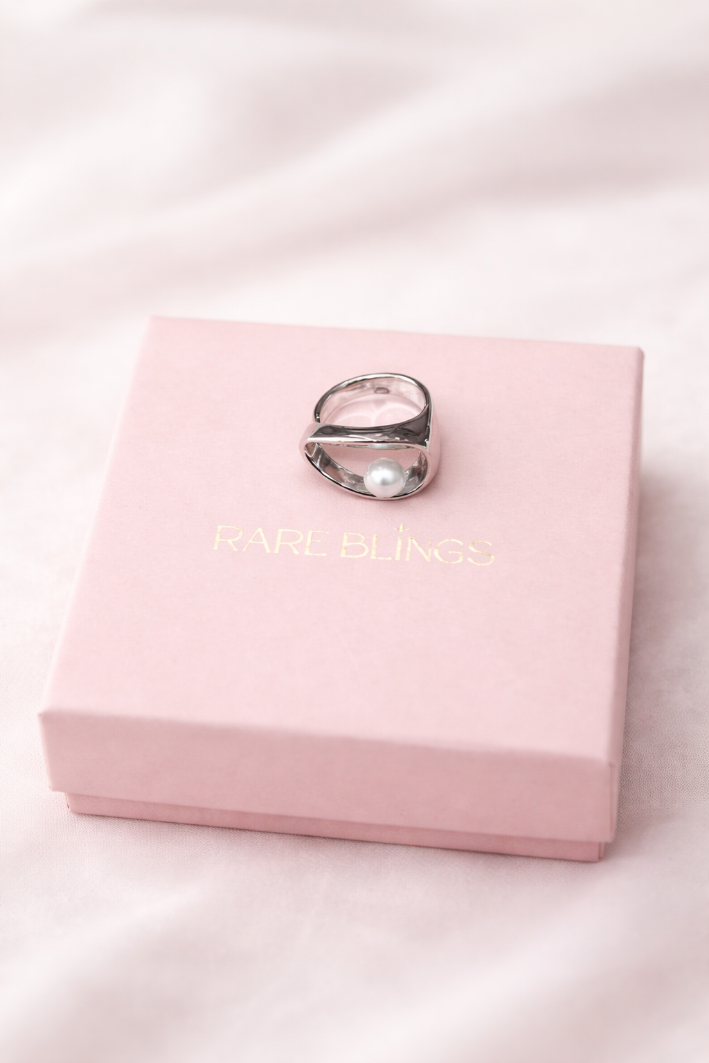 Silver Floating Pearl Ring
