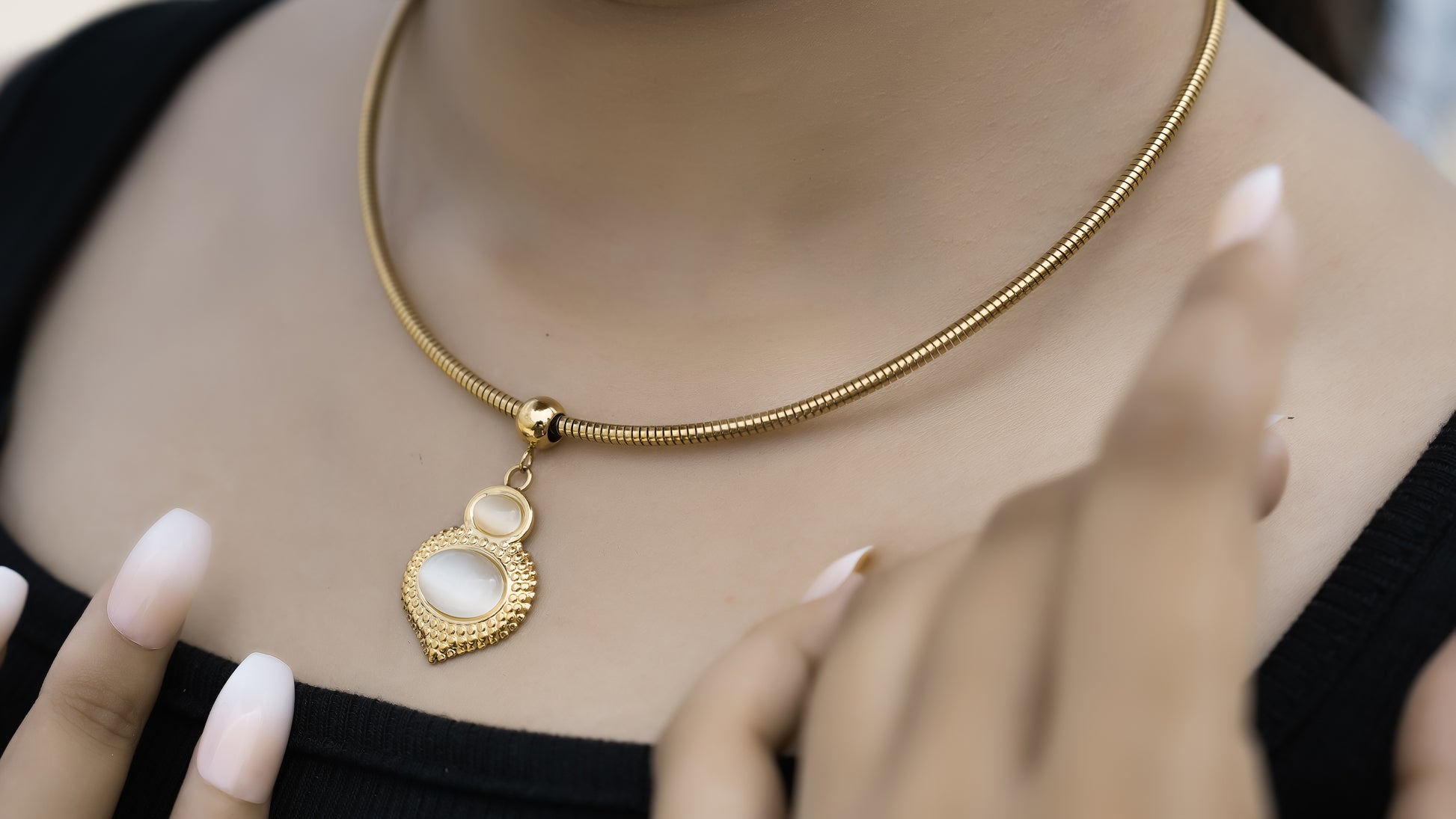 Aurora Crest Pendant With Chain