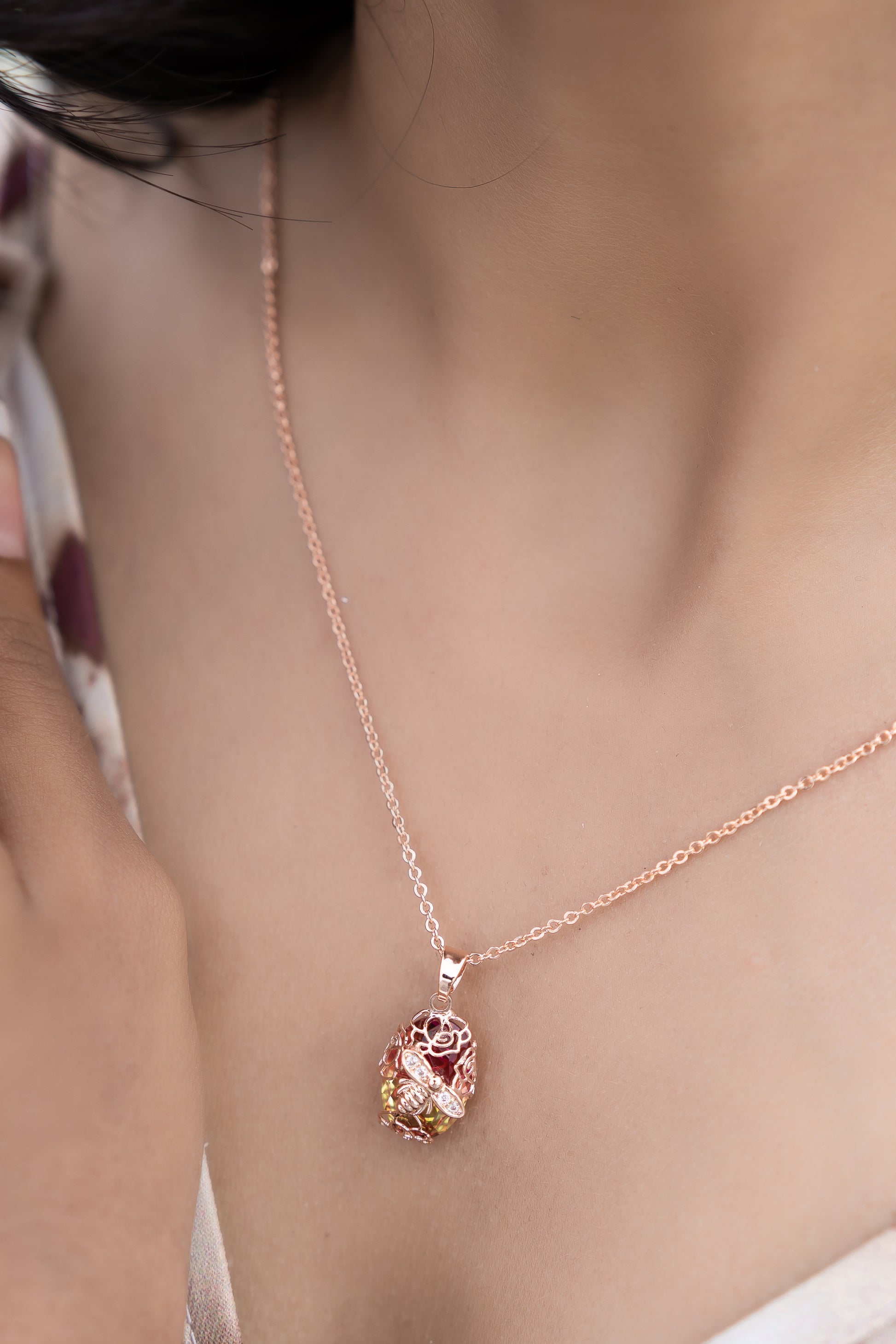 Rosebud pendant with Chain