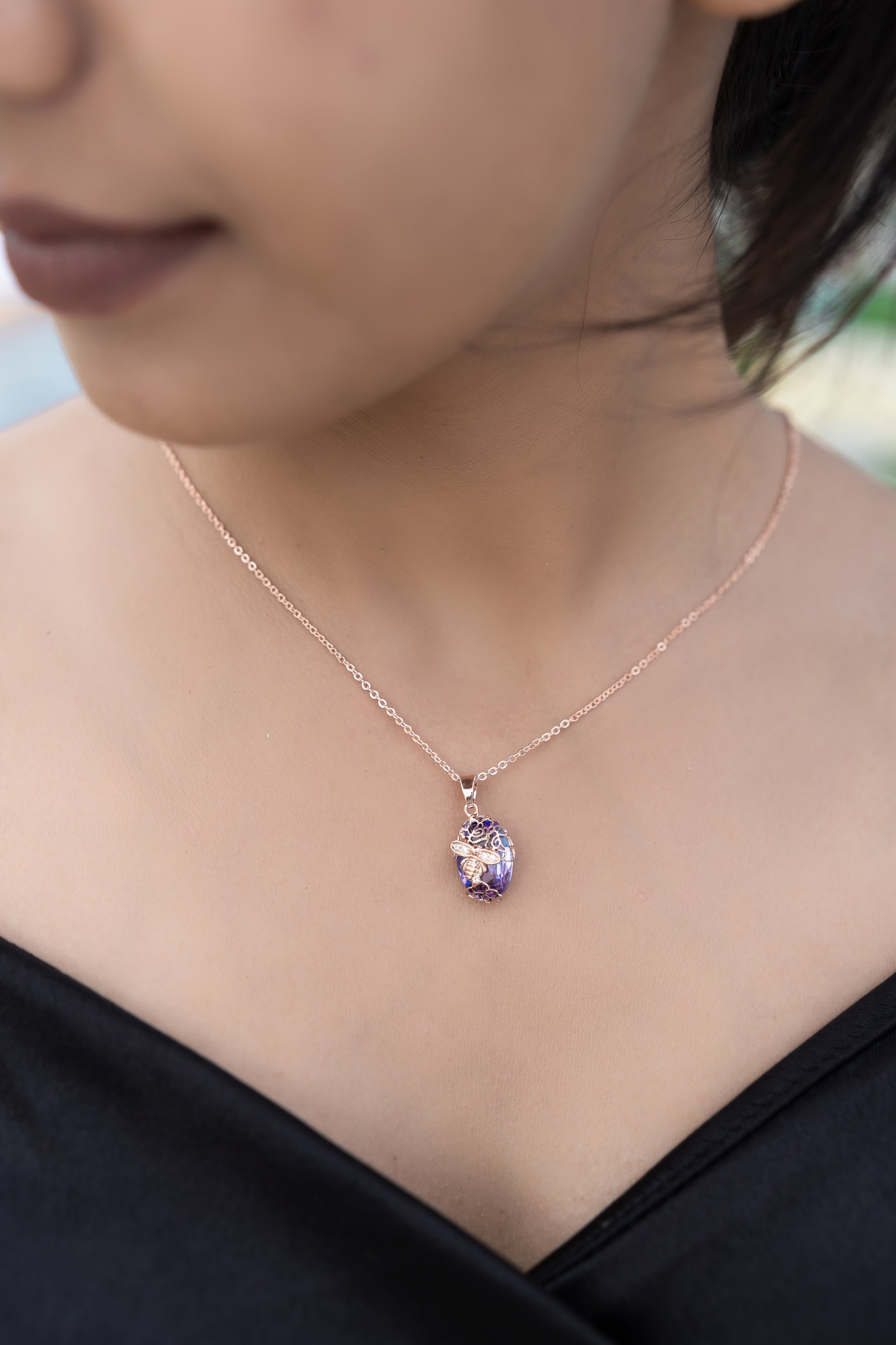 Rosebud pendant with Chain