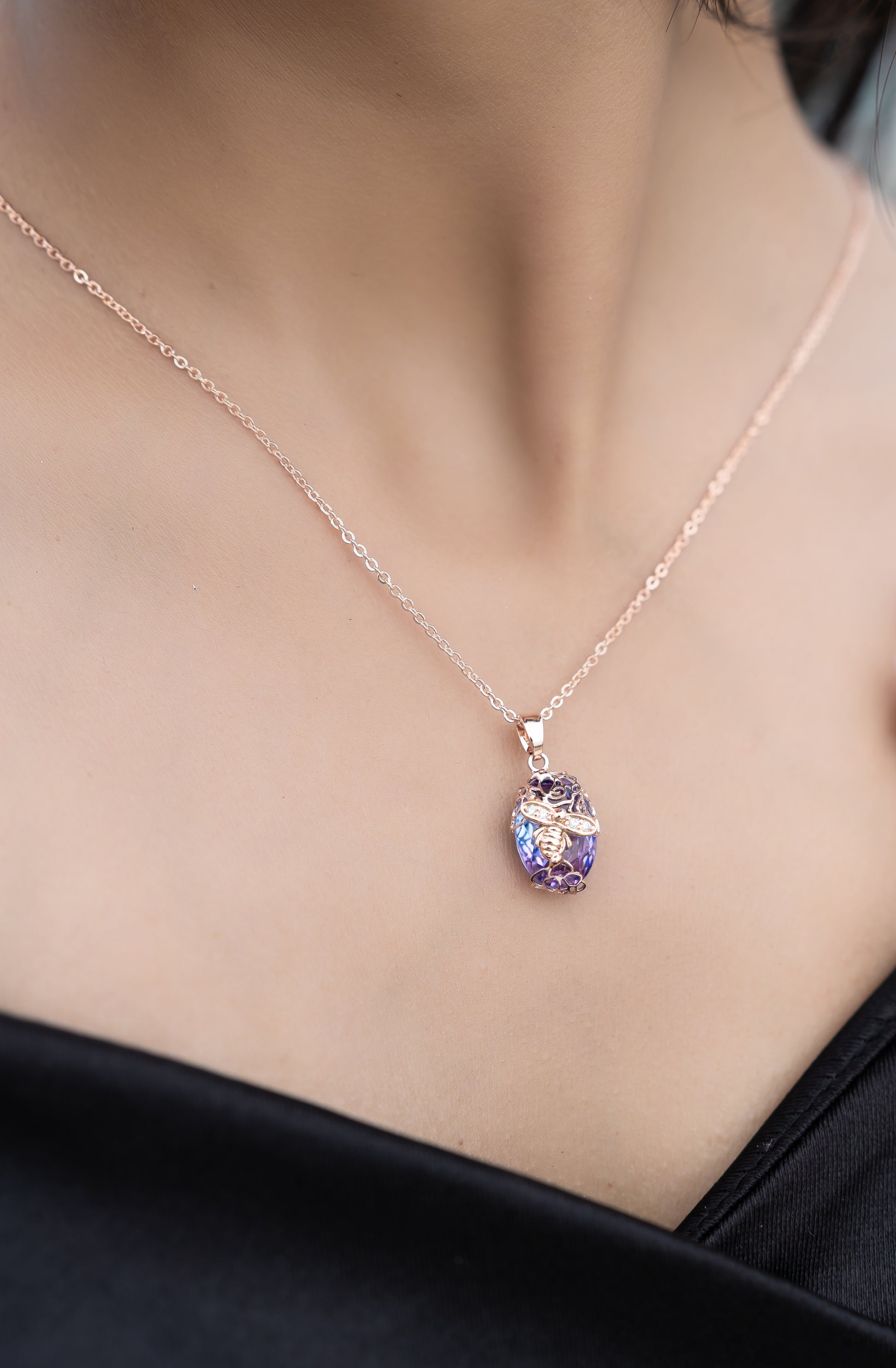 Rosebud pendant with Chain