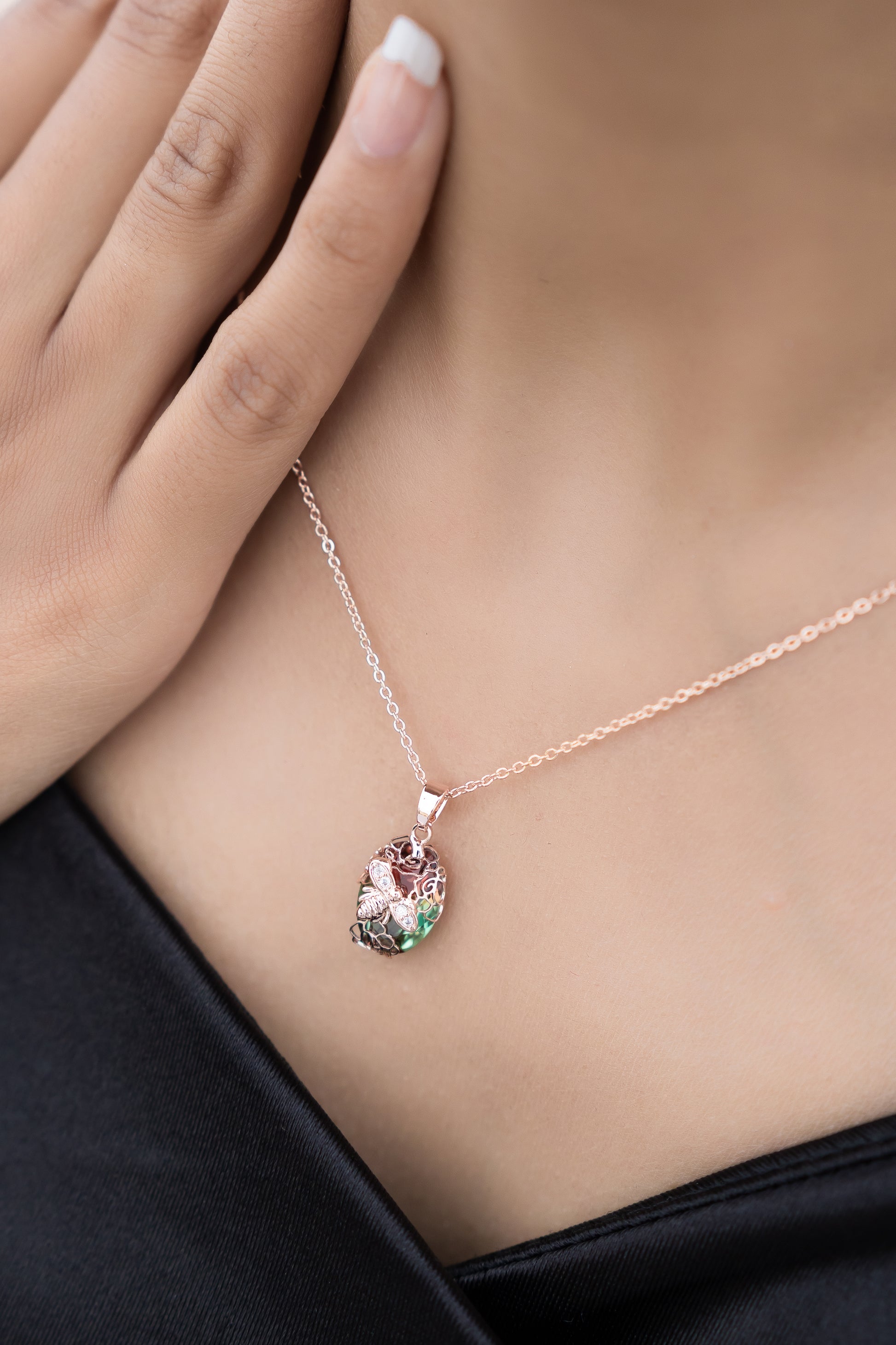 Rosebud pendant with Chain