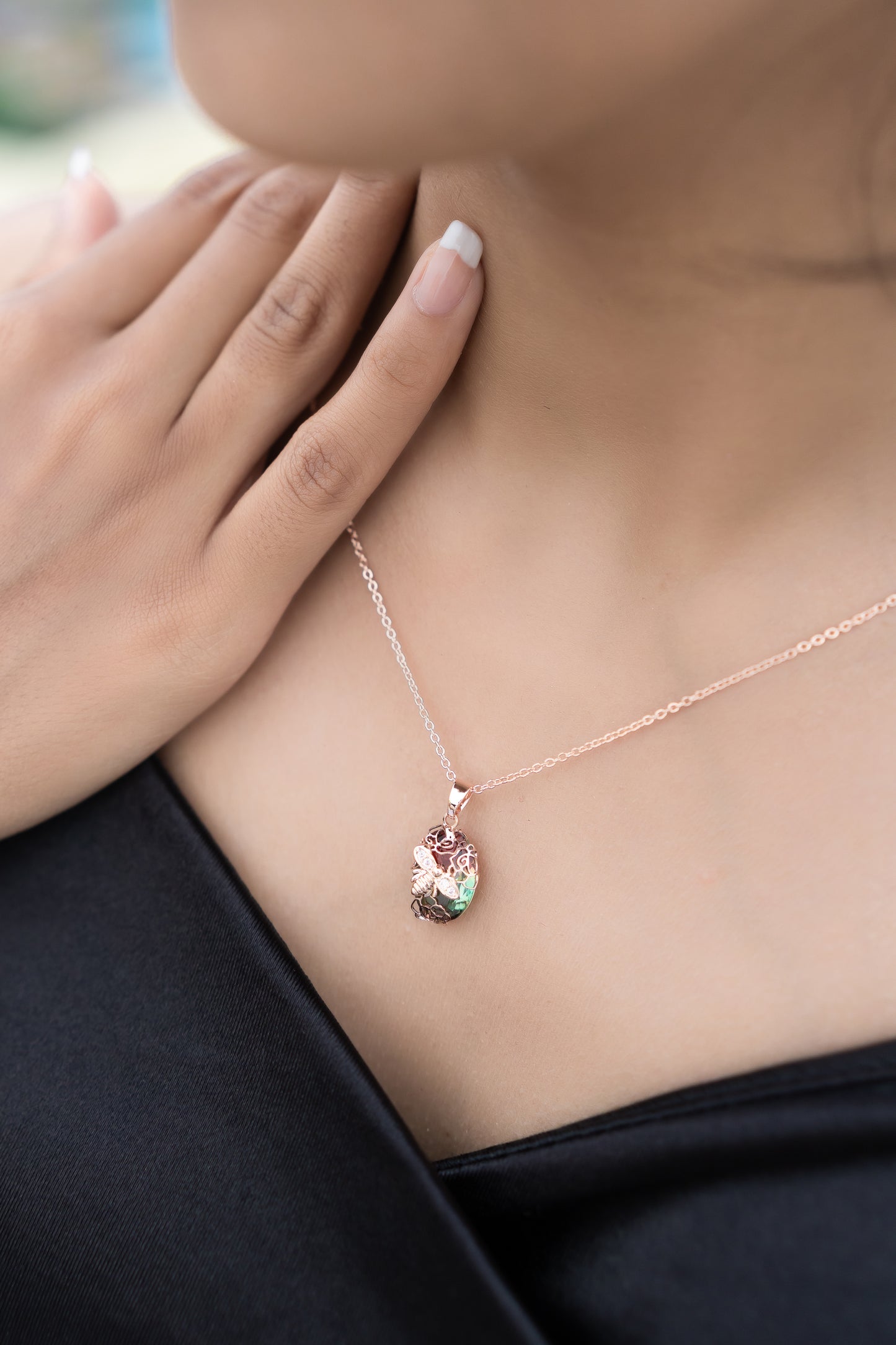 Rosebud pendant with Chain