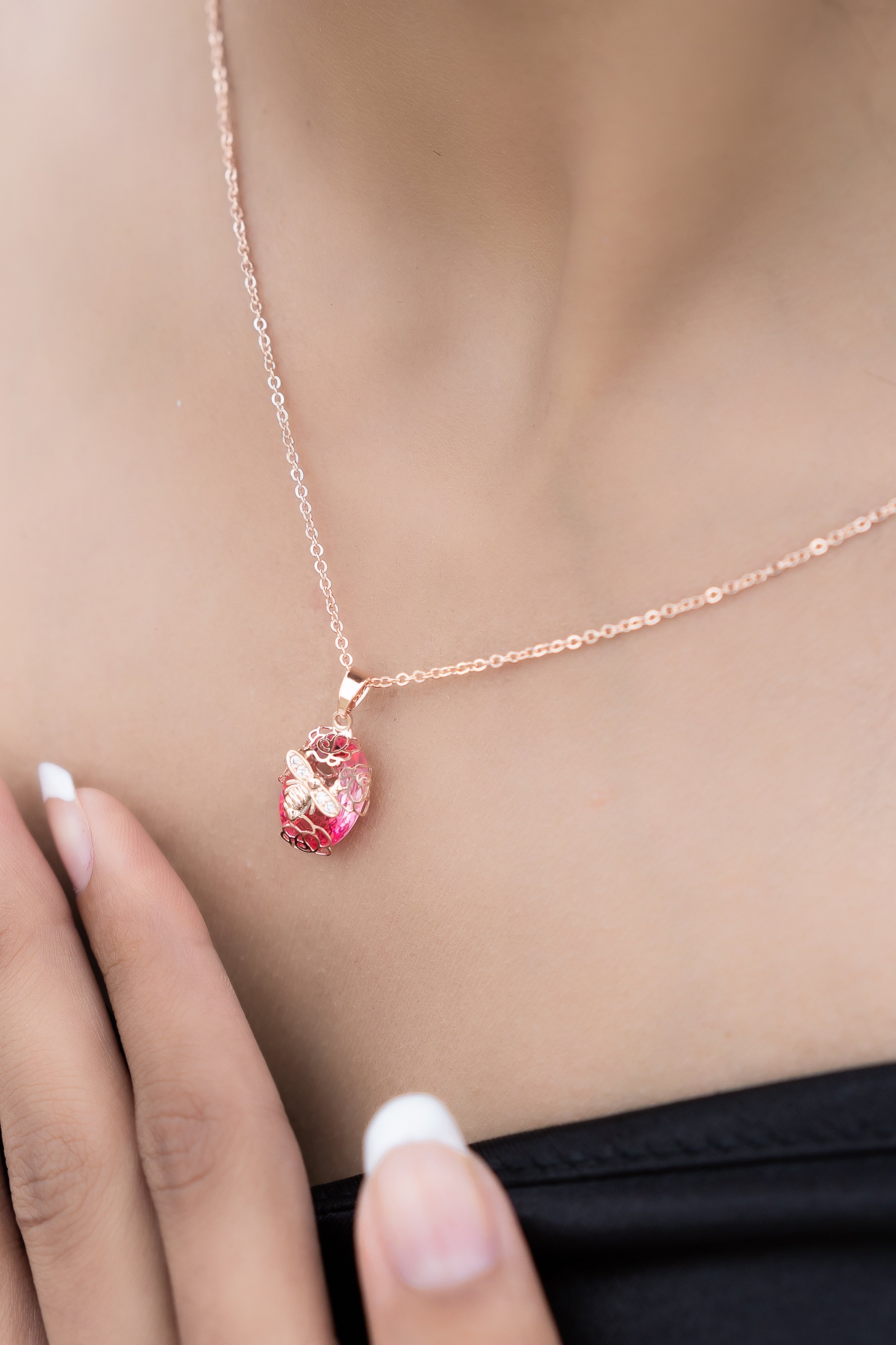 Rosebud pendant with Chain