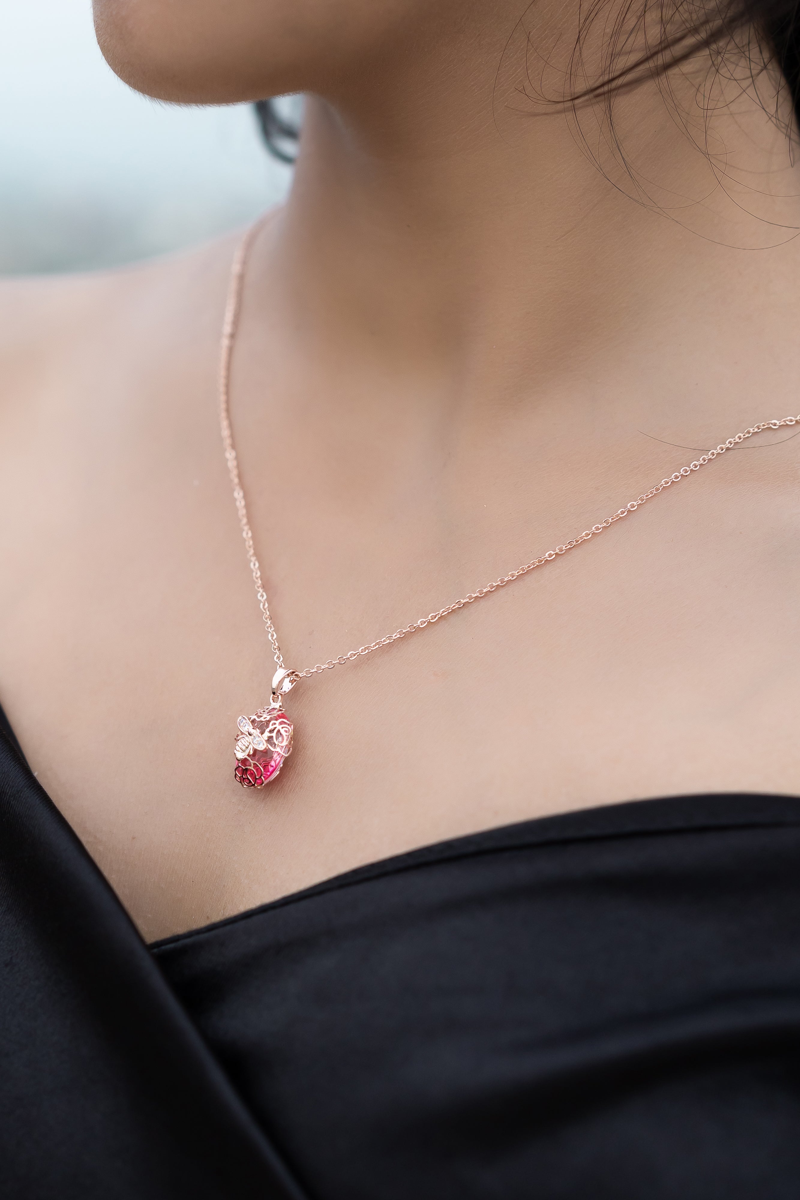 Rosebud pendant with Chain